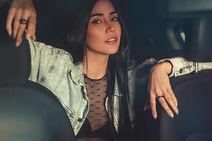 Jak nosić kurtkę jeansową: proste zasady