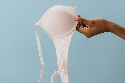 Jak prać biustonosze? Dla zachowania kształtu