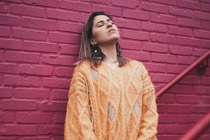 Z czym łączyć sweter oversize? Odkryj najlepsze metody